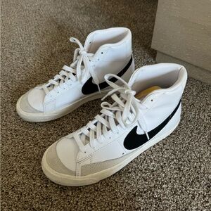 Nike Blazer Women’s Shoe